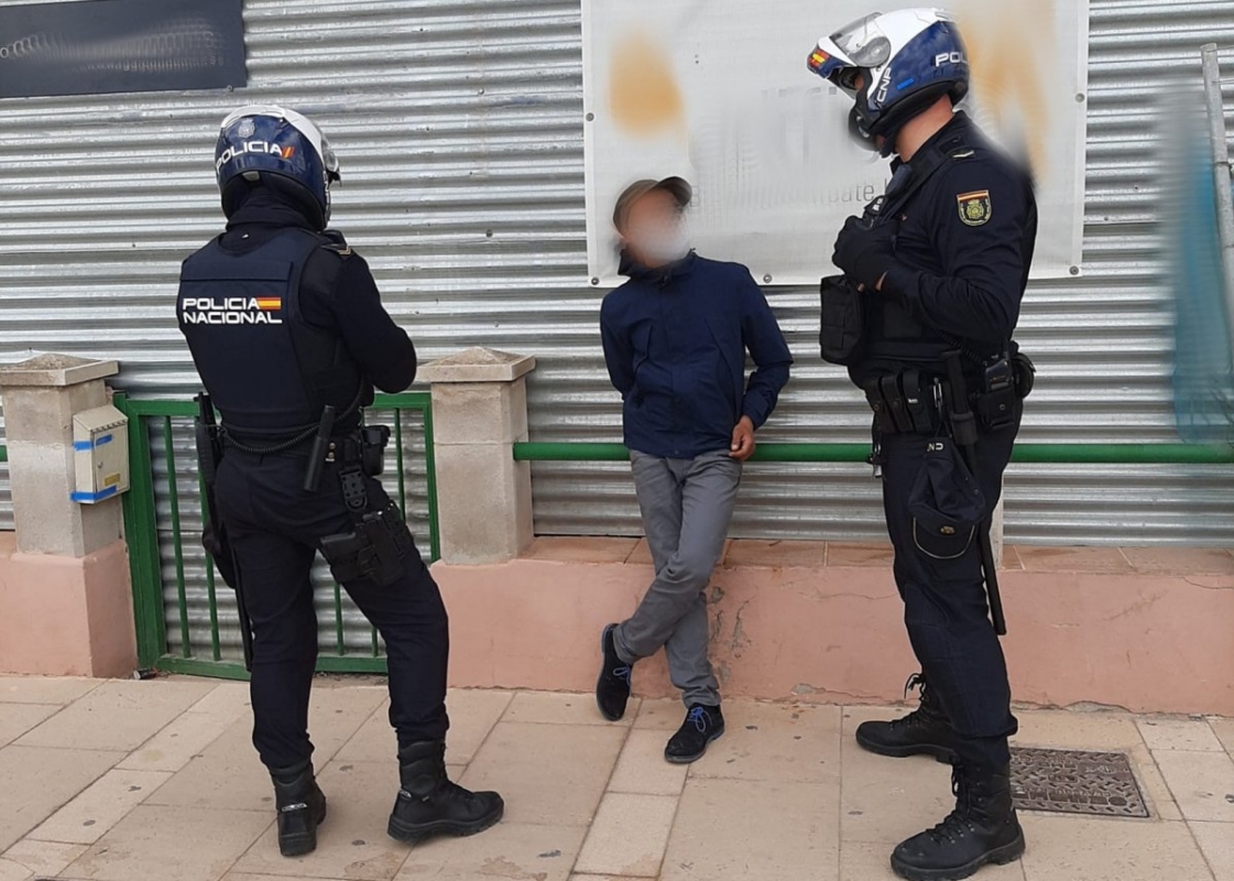 Pillado in fraganti en El Puerto cuando se hacía pasar por policía