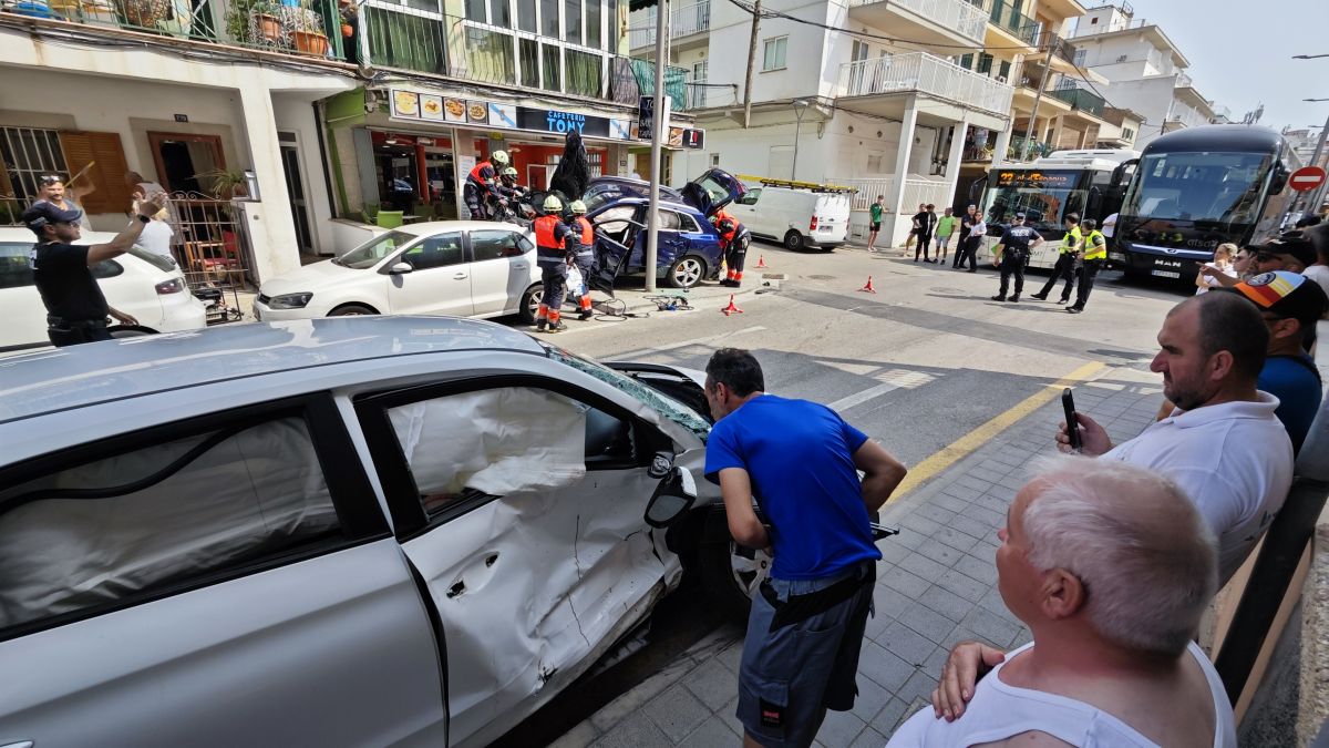Cuatro heridos tras un espectacular accidente en Playa de Palma