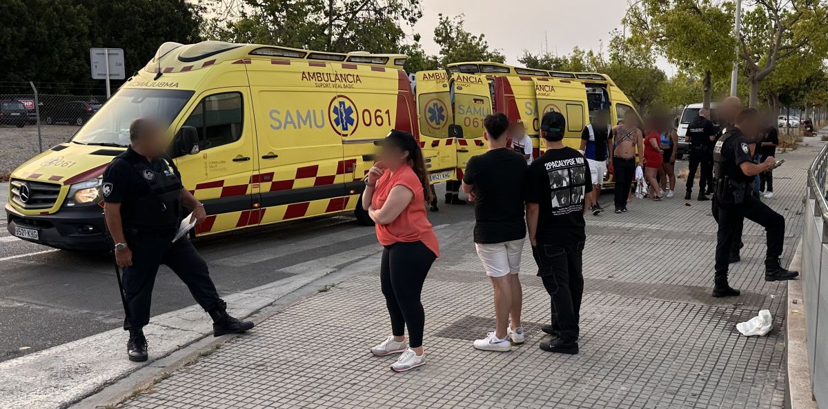 Una pelea multitudinaria en Palma deja un apuñalado y varios coches dañados tras un accidente