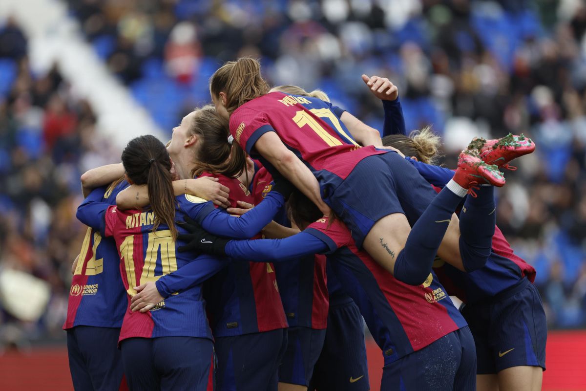 El Barcelona femenino arrasa al Real Madrid con un 5-0 y conquista su quinta Supercopa de España