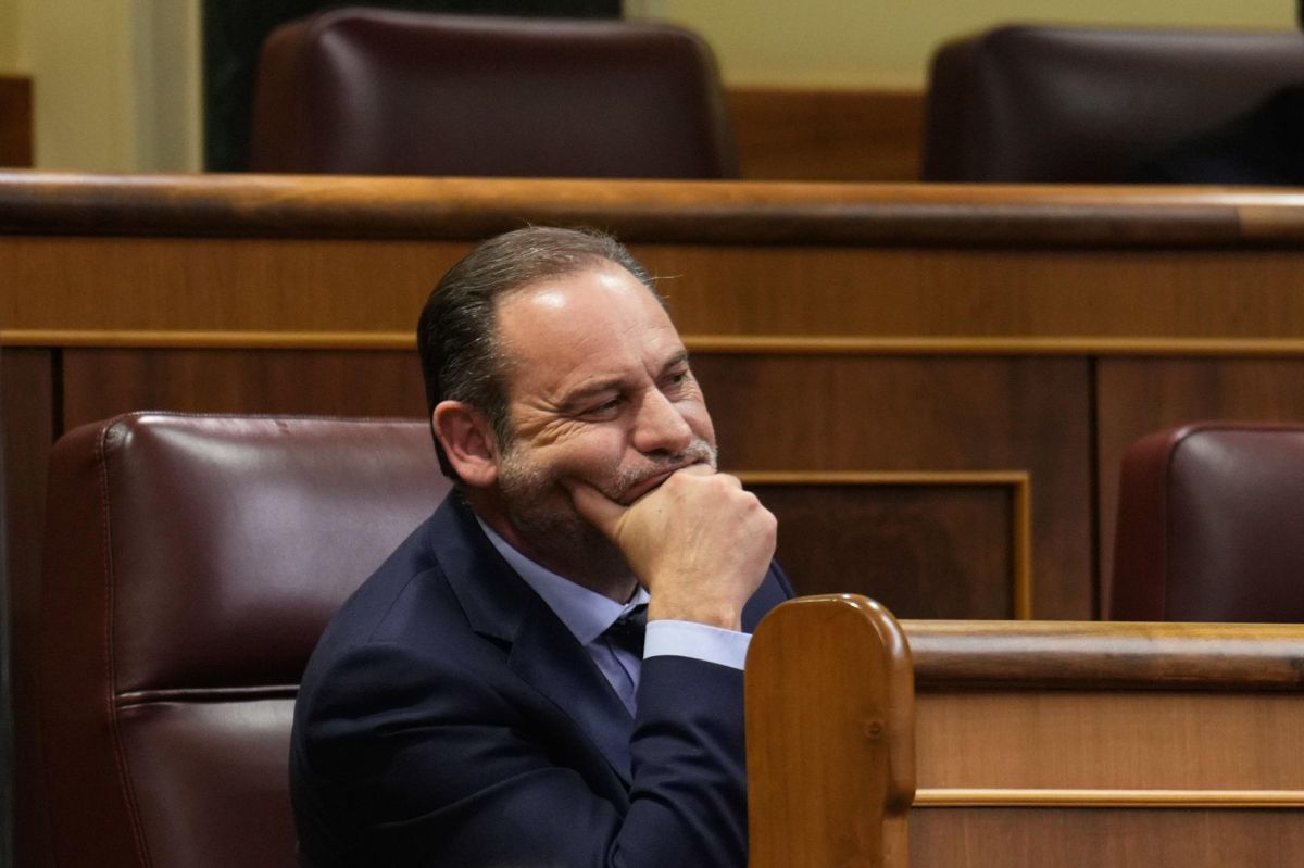 El PSOE expulsa a José Luis Ábalos