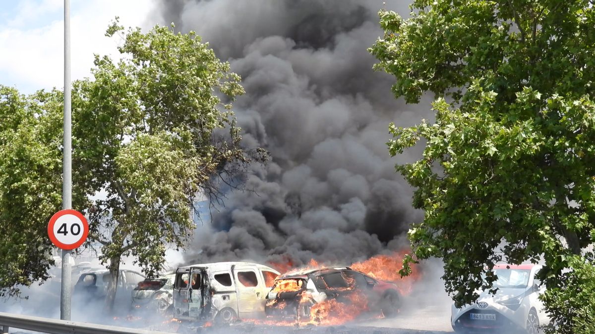 VÍDEO | Declarado un gran incendio en el polígono de Son Castelló