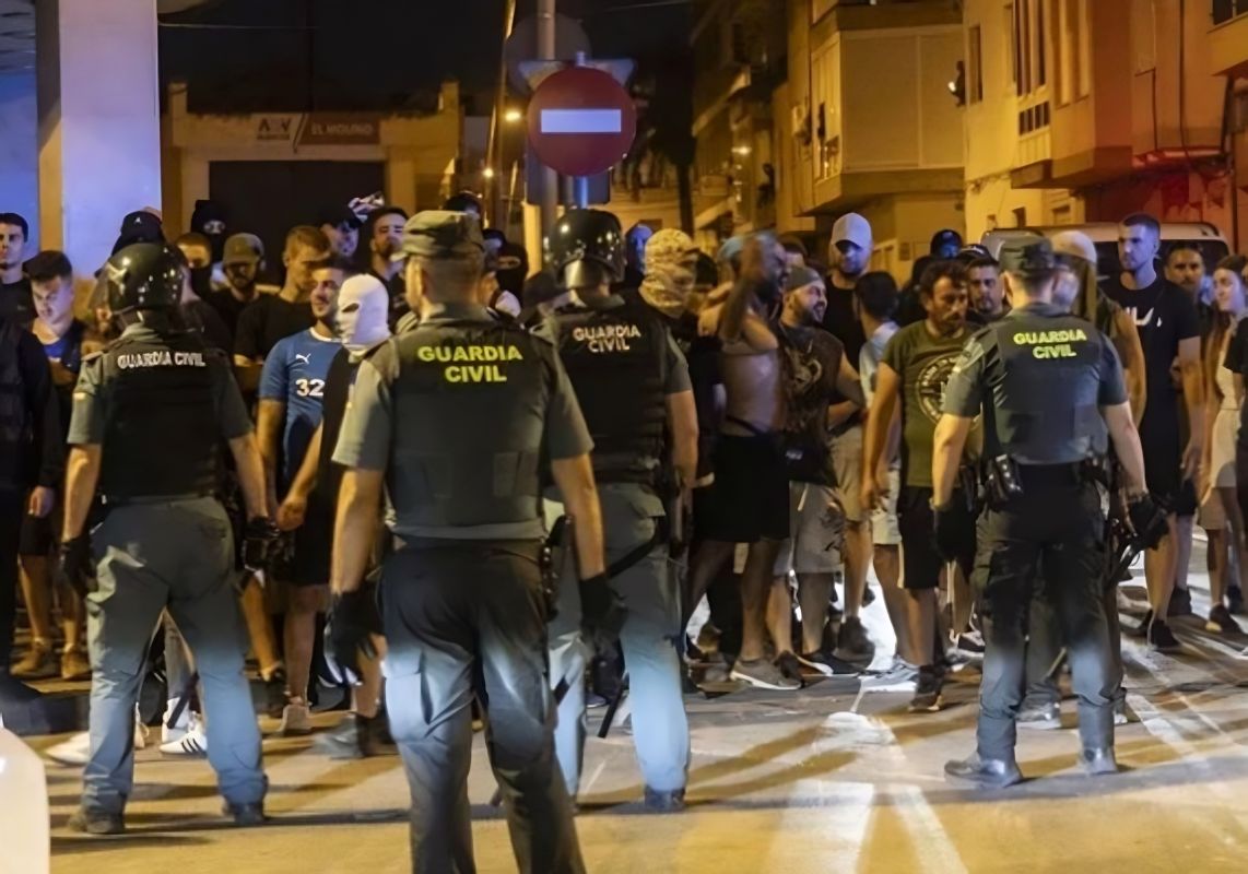 La violencia estalla entre vecinos e inmigrantes de Torre Pacheco: Las autoridades llaman a la calma