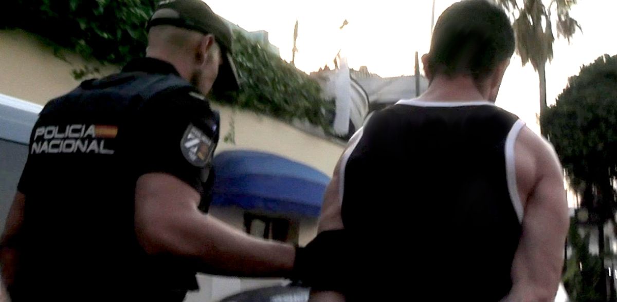 Detenido en Palma un ladrón que rompía escaparates con una tapa de alcantarilla