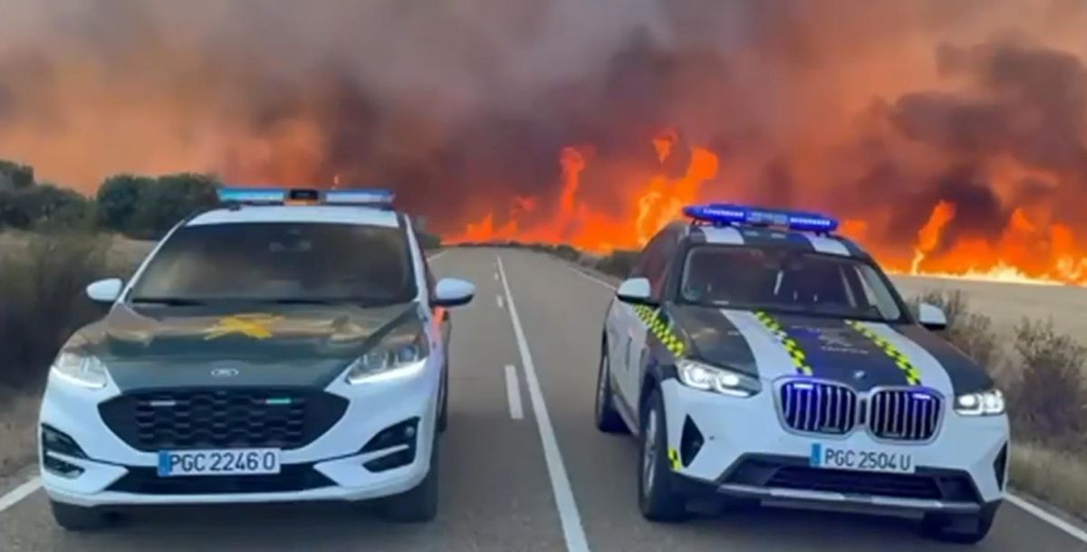El incendio de Molezuelas de la Carballeda se agrava y obliga a nuevos desalojos en Zamora