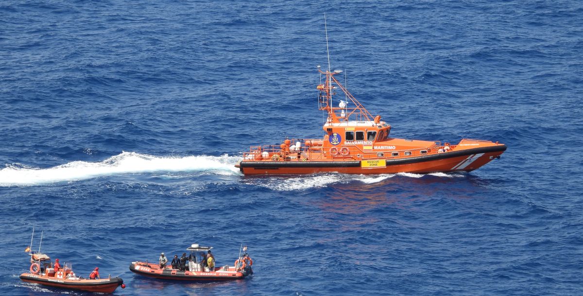 Continúa la búsqueda de los tres desaparecidos tras el naufragio de una patera al sur de Mallorca