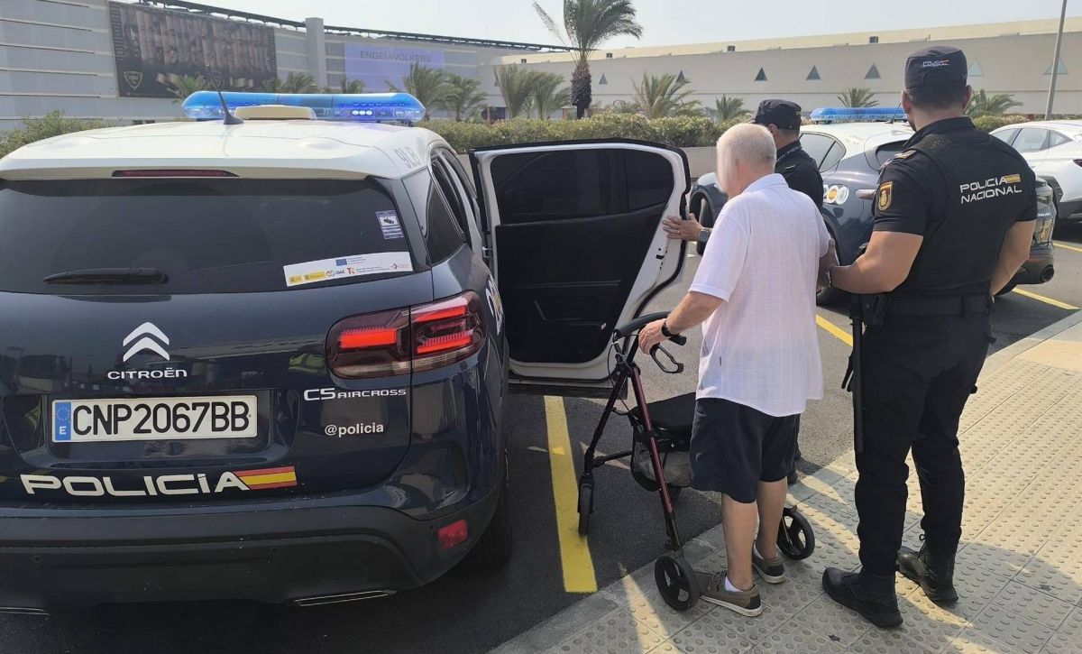 Detenido un anciano en el aeropuerto de Palma por robar a una turista más de 2.000 euros