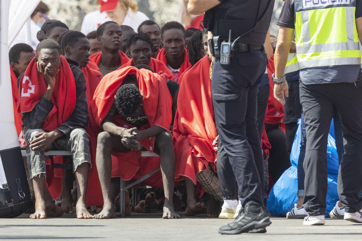 El Gobierno aprueba 190,7 millones para reforzar la red de acogida de inmigrantes