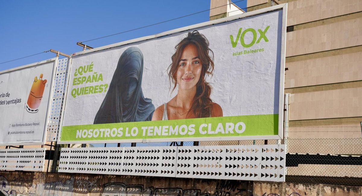 El Gobierno lleva a la Fiscalía la campaña de vallas de Vox en Baleares por posible delito de odio