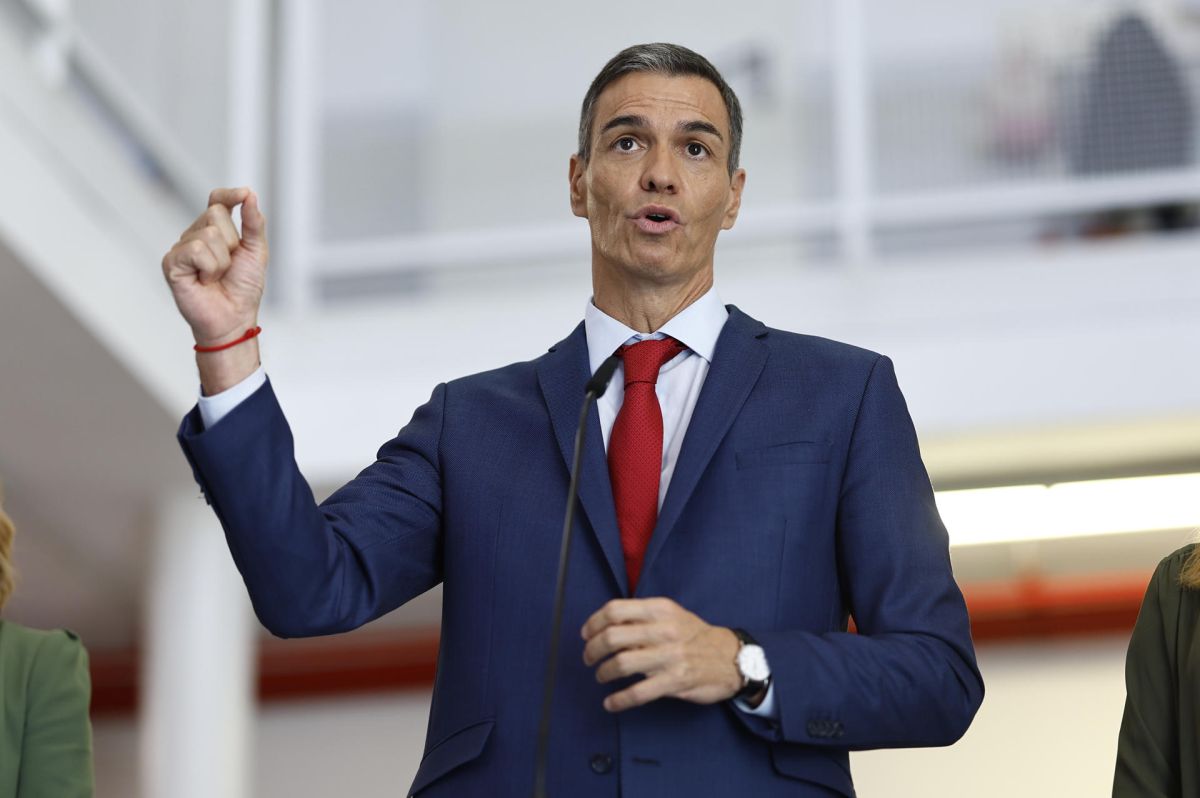 Sánchez anuncia una ley para reducir las ratios escolares y las horas lectivas del profesorado