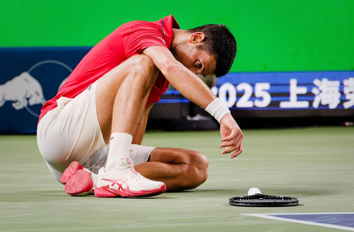 Novak Djokovic se sobrepone a los problemas físicos para eliminar a un gran Jaume Munar en Shanghái