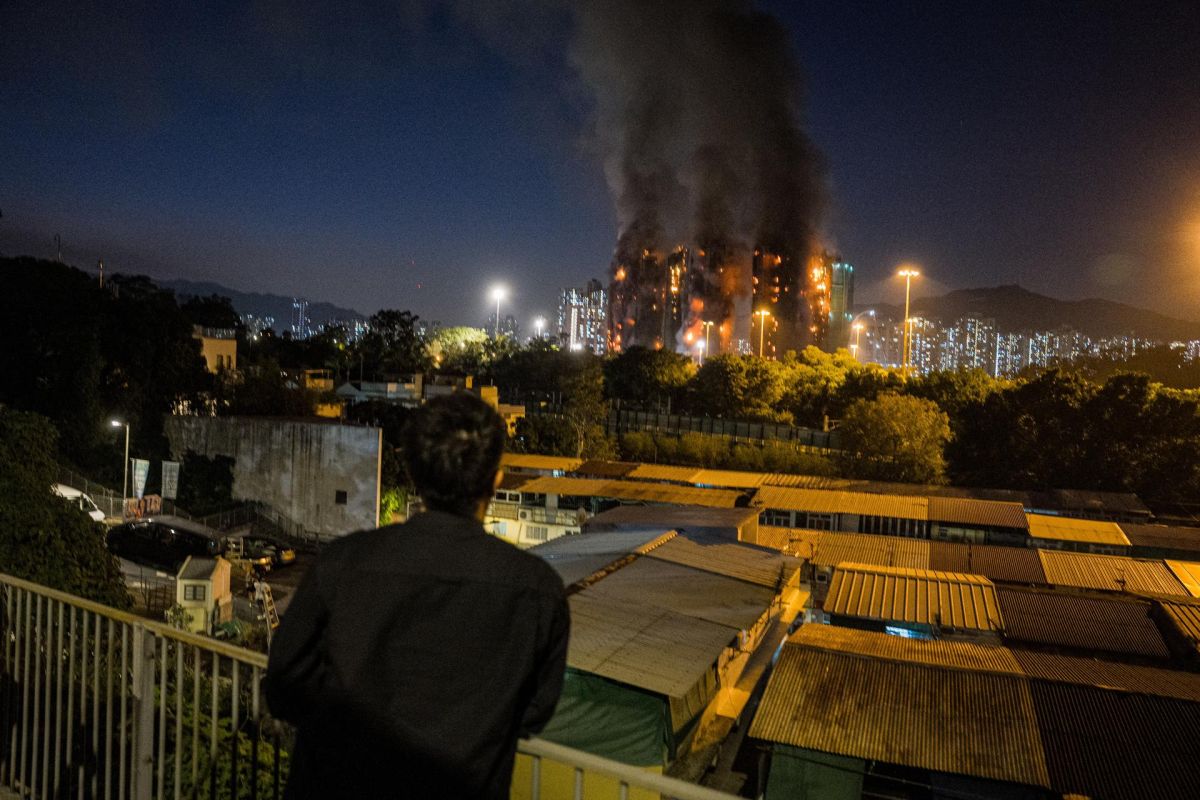 Tres detenidos por el incendio en Hong Kong que deja 36 muertos y 279 desaparecidos