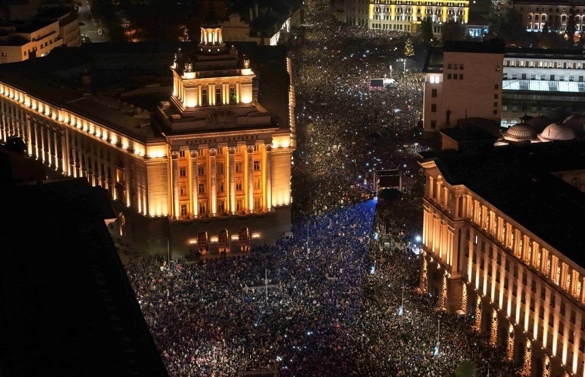 Dimite el Gobierno de Bulgaria tras las masivas protestas contra la corrupción
