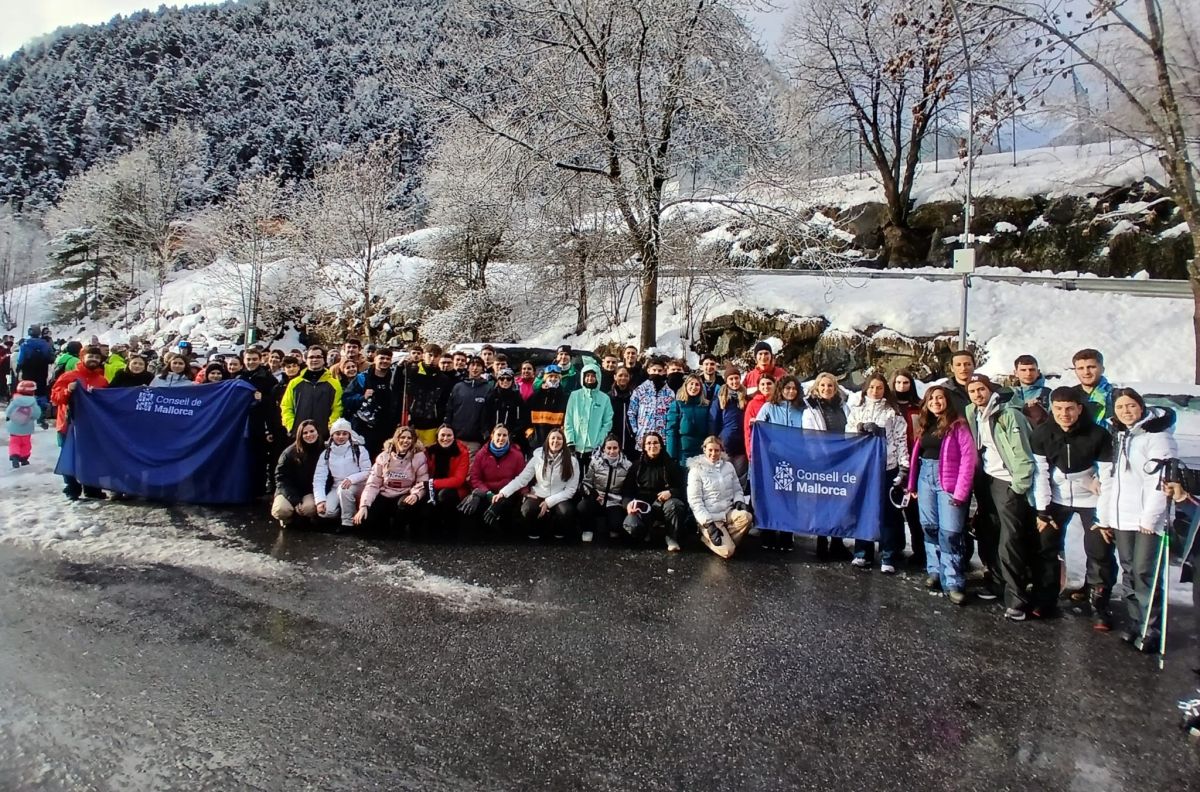 Más de 250 jóvenes mallorquines parte hacia Andorra gracias al programa ‘Joves a la Neu’