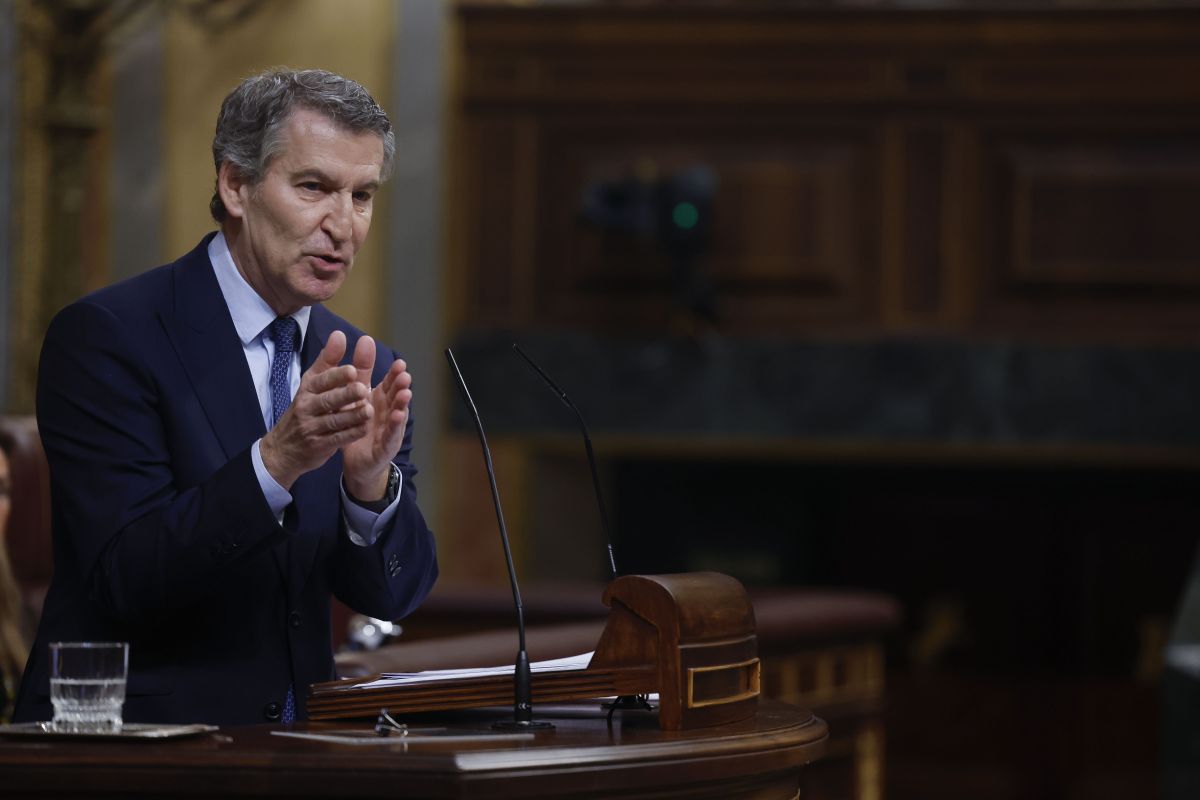 Feijóo avisa a Sánchez de que su Gobierno "se sentará en el banquillo" por el accidente de Adamuz