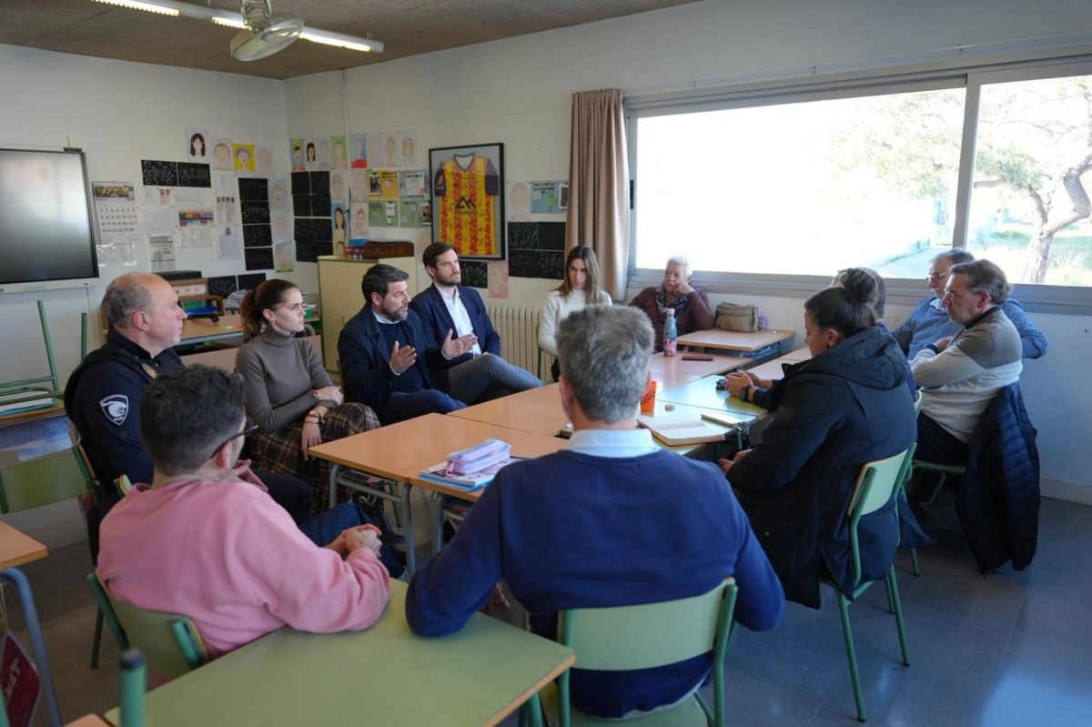 Cort se reúne con los vecinos de la cárcel vieja de Palma para informarles del desalojo 