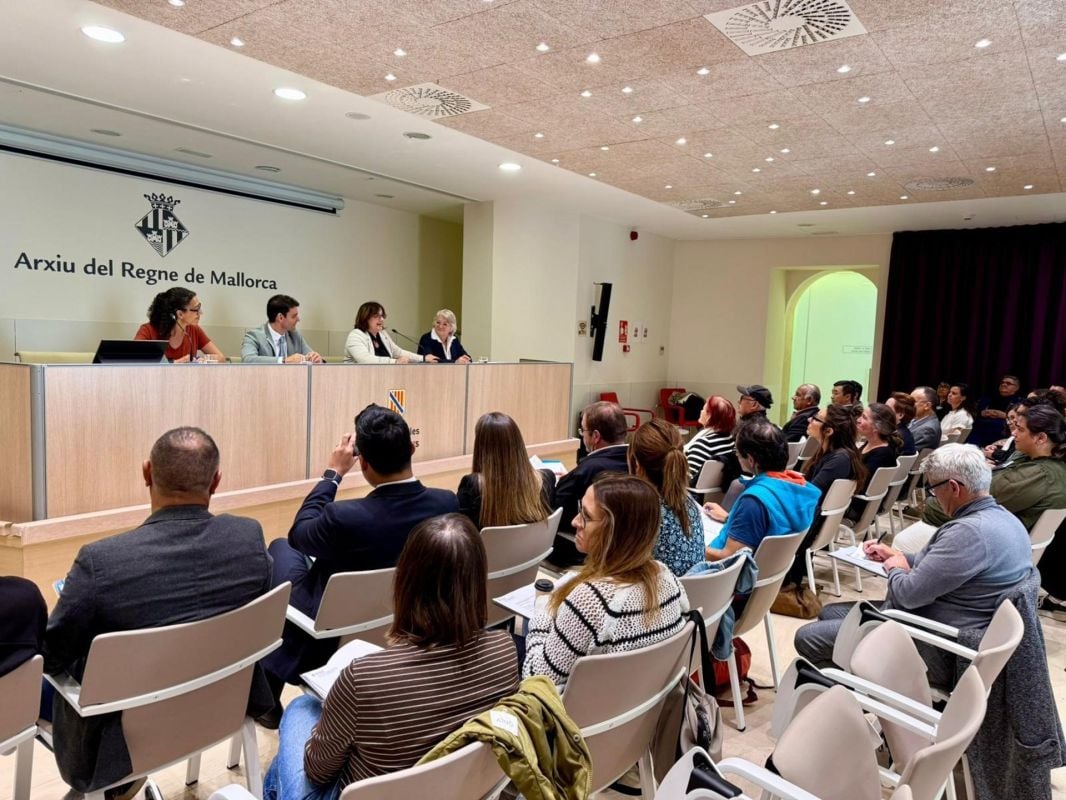 El Govern incluye la regularización en su plan de integración de inmigrantes mientras la recurre