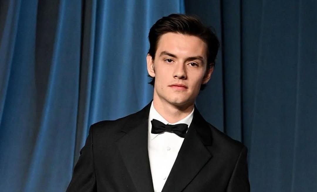 Louis Partridge vuelve al foco mediático por Olivia Rodrigo y los rumores sobre James Bond