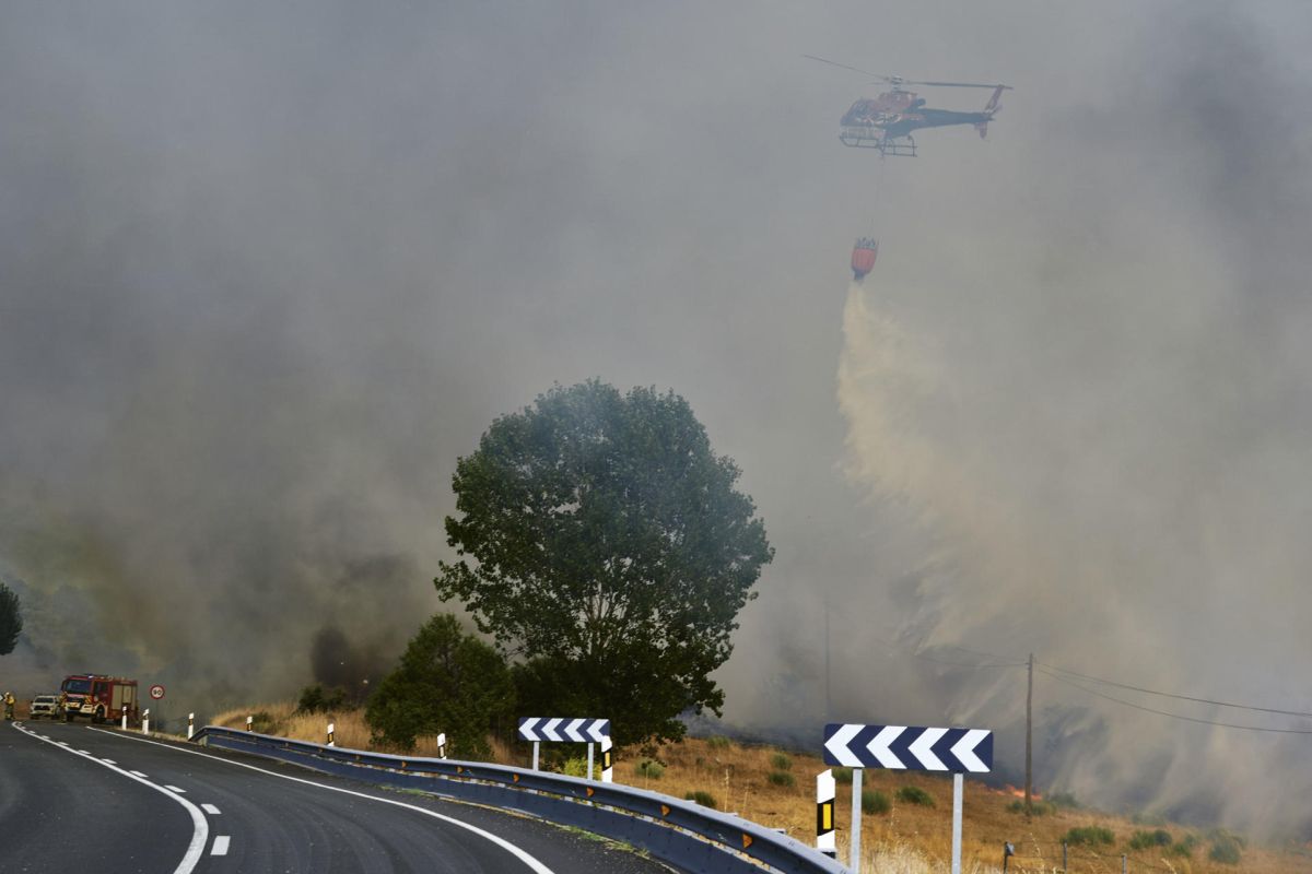 Se eleva a 2 el nivel de peligrosidad del incendio de Ávila