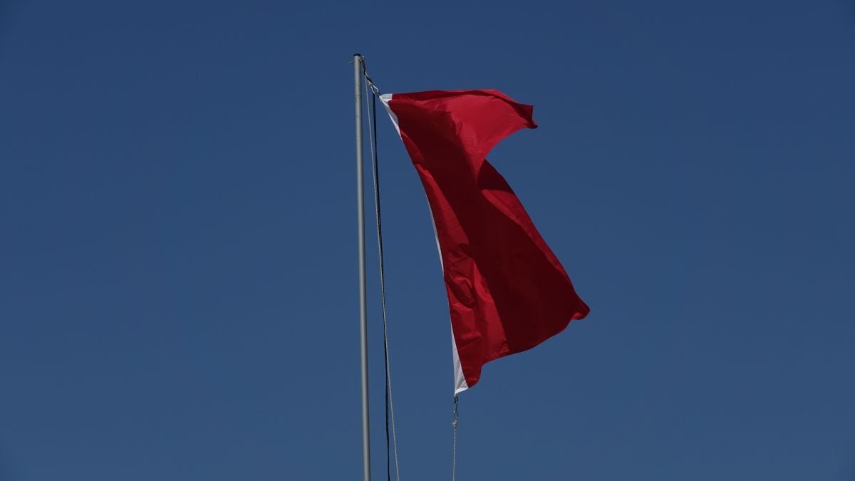 Fallece un bañista ahogado en Espalmador tras lanzarse al mar con bandera roja