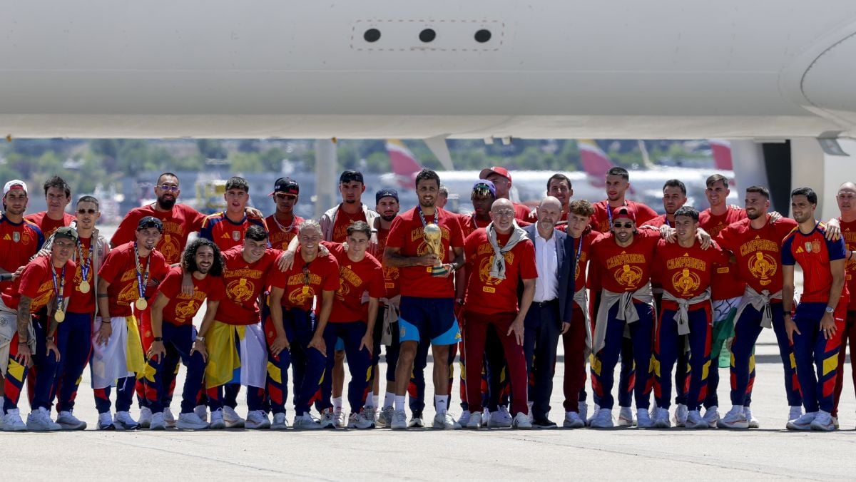 La Selección aterriza en Madrid con la Copa del Mundo