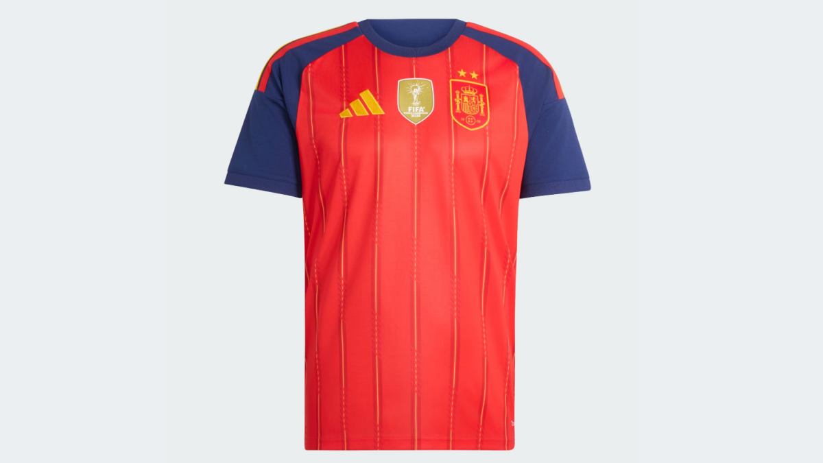 Ya puedes comprar la camiseta de la selección española con las dos estrellas