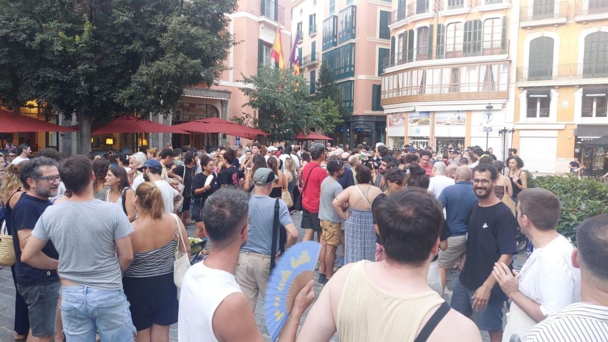 El veto municipal al 'sopar a la llesca' enciende las críticas de las organizaciones sociales de Palma