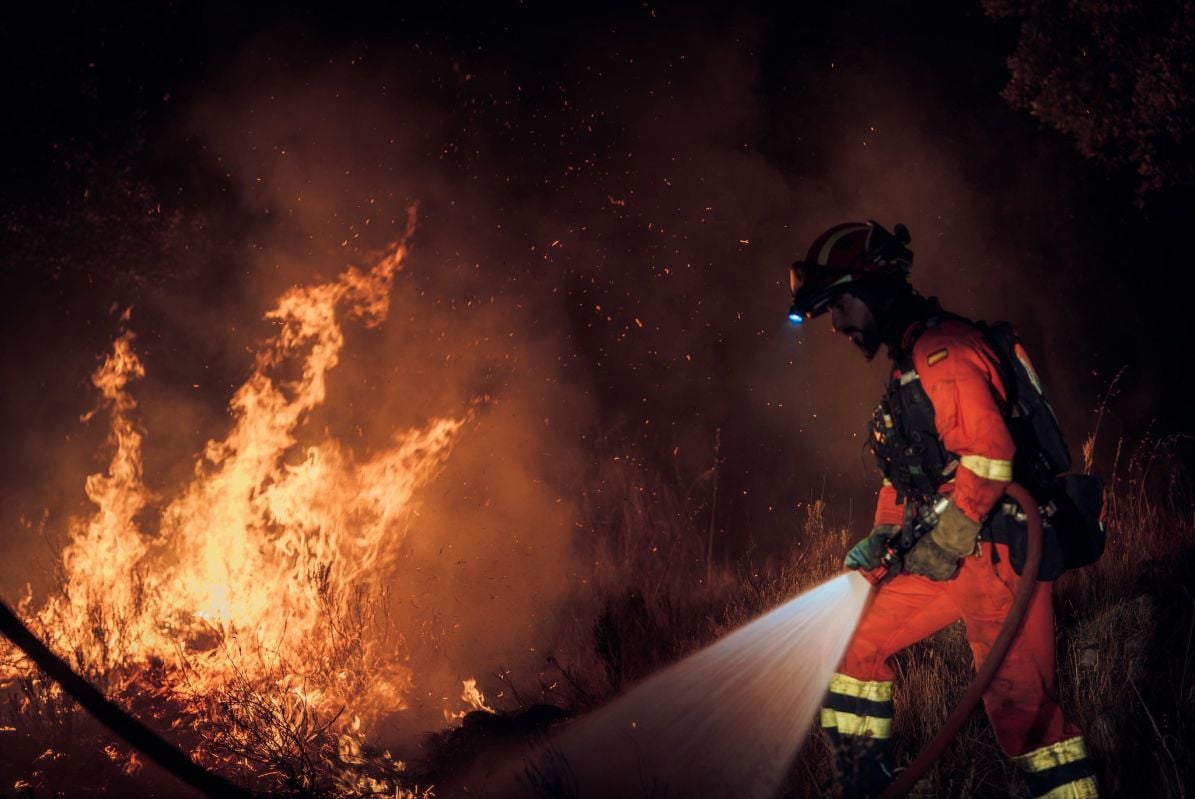 Incendios de sexta generación: los megaincendios que crean su propia tormenta y desbordan las emergencias