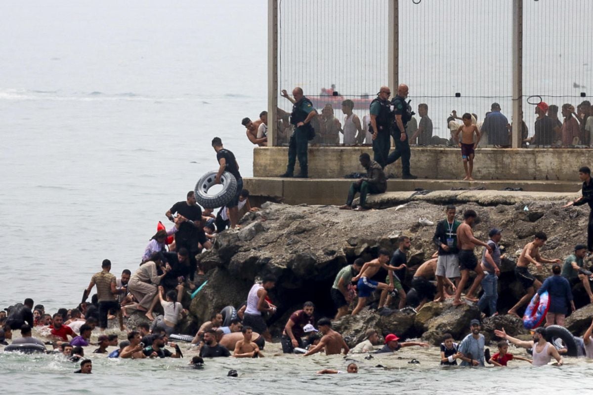 Rabat confirma la repatriación urgente de los inmigrantes irregulares tras la mayor crisis en Ceuta en cinco años