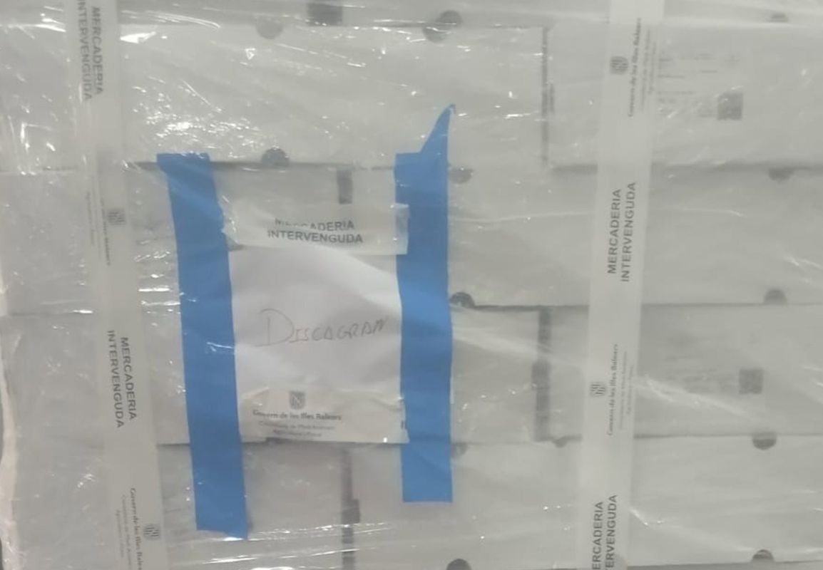 Intervenidos 1.400 kilos de pollo en el puerto de Palma por romper la cadena de frío