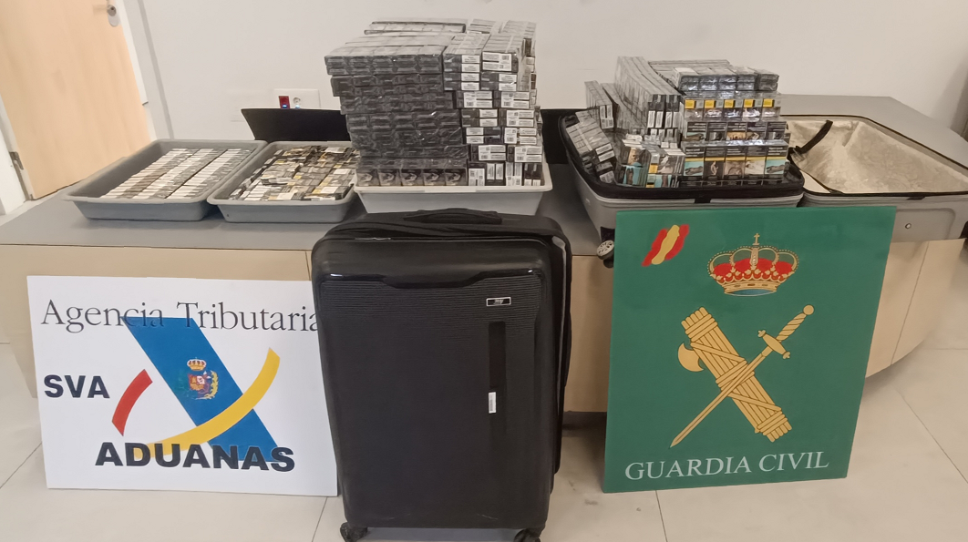 Incautadas 2.100 cajetillas de tabaco de contrabando en el Aeropuerto de Ibiza