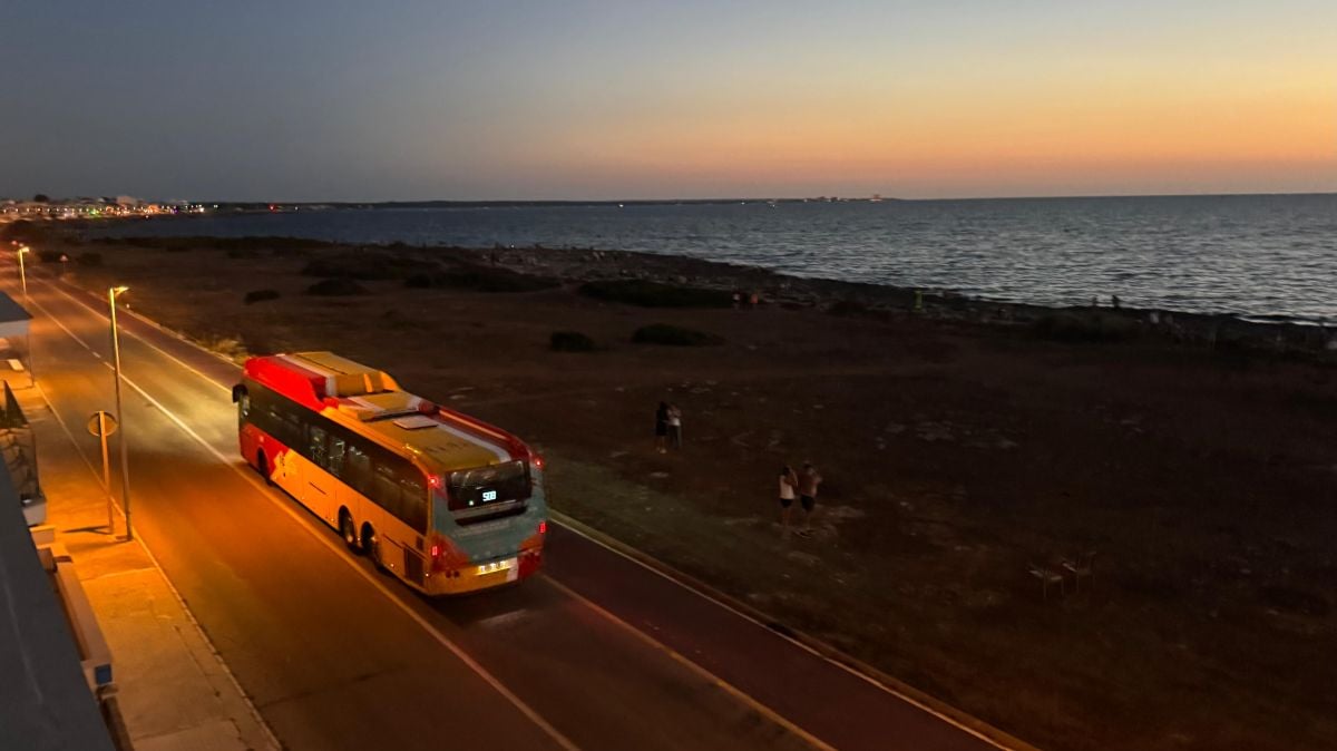 El TIB supera con éxito el reto del eclipse solar tras movilizar 70 autobuses de refuerzo sin incidencias