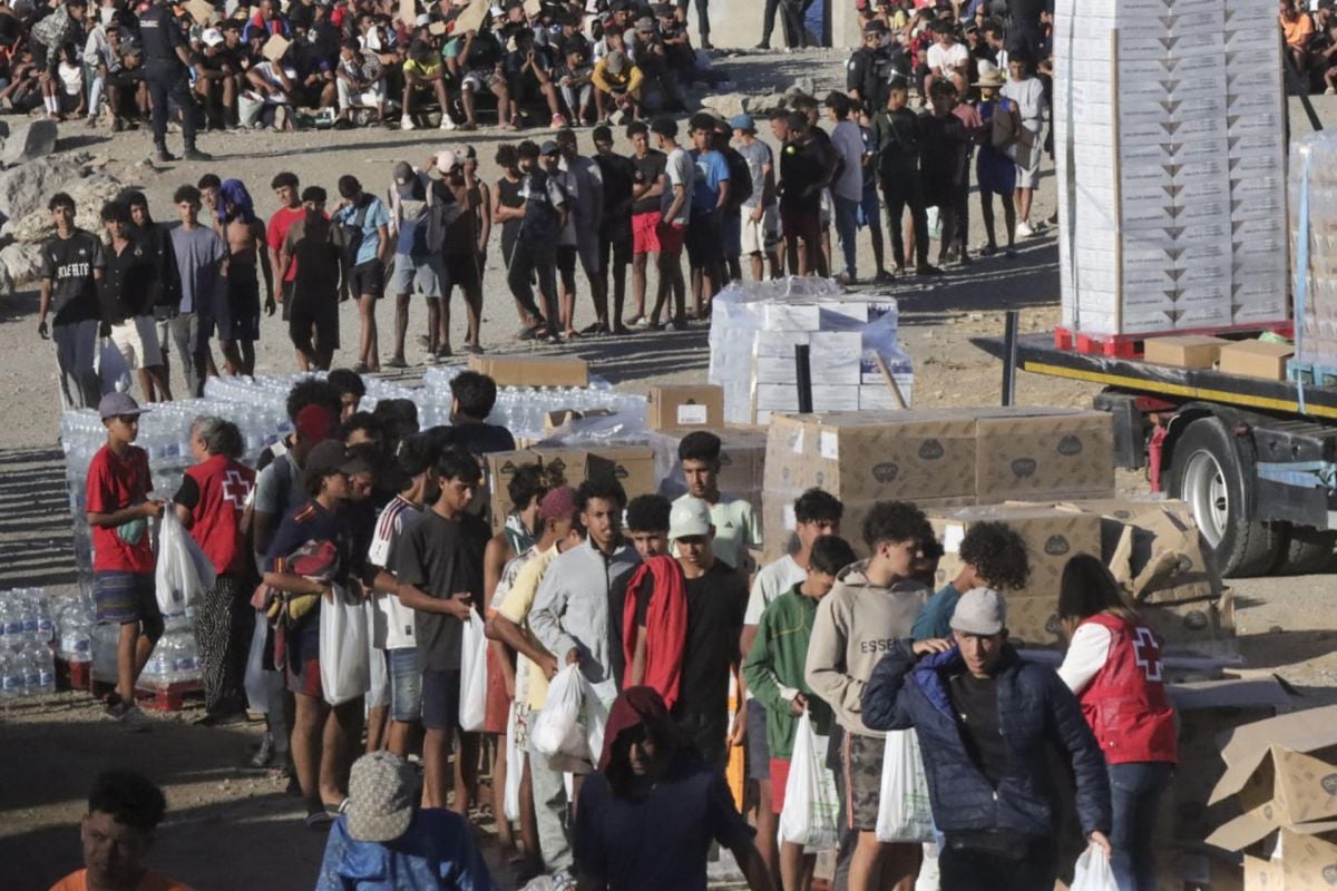 Marlaska cifra en 5.000 los migrantes llegados a Ceuta y la oposición le acusa de ocultar que rozan los 20.000