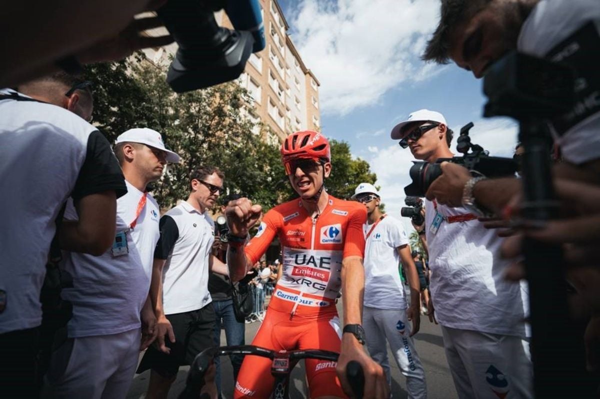 Pogacar abandona La Vuelta por una caída y Enric Mas es el nuevo líder