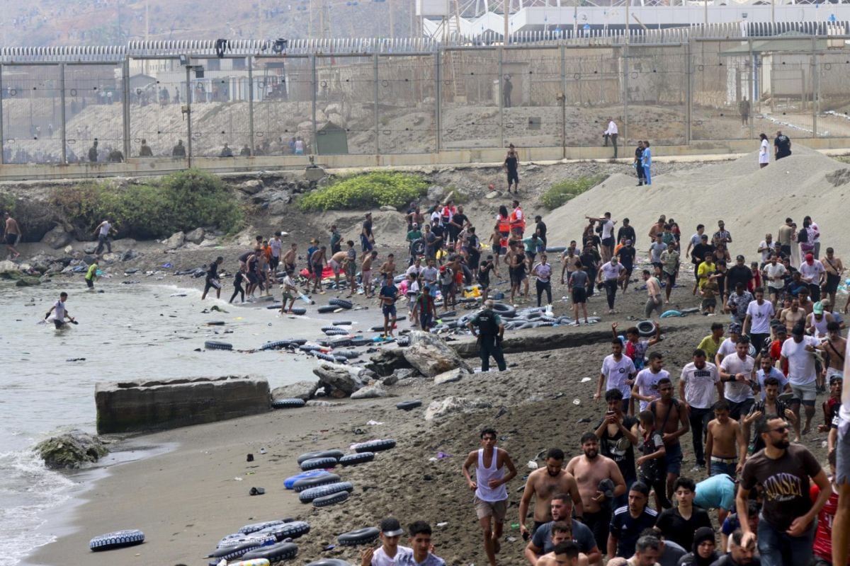 Documentos desclasificados prueban que Marruecos actuó con connivencia en la oleada migratoria a Ceuta