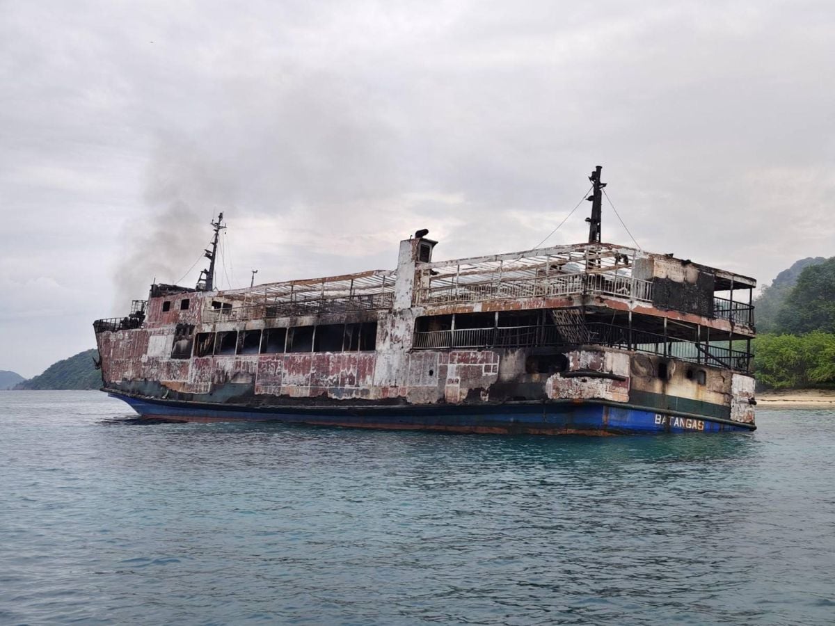 Cinco muertos y 86 desaparecidos en Filipinas tras el incendio de un barco de pasajeros