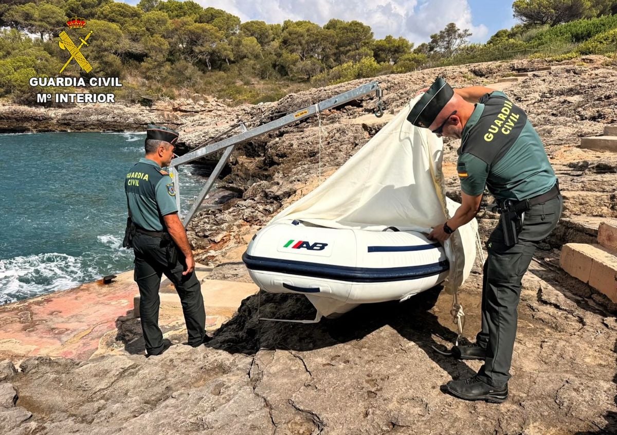 Investigan a un hombre de 66 años por instalar ilegalmente una grúa sobre hormigón en Cala Egos, Santanyí