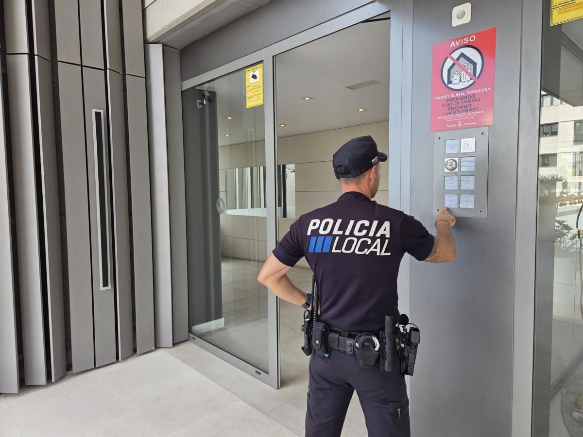Denuncian tres pisos turísticos ilegales en Eivissa