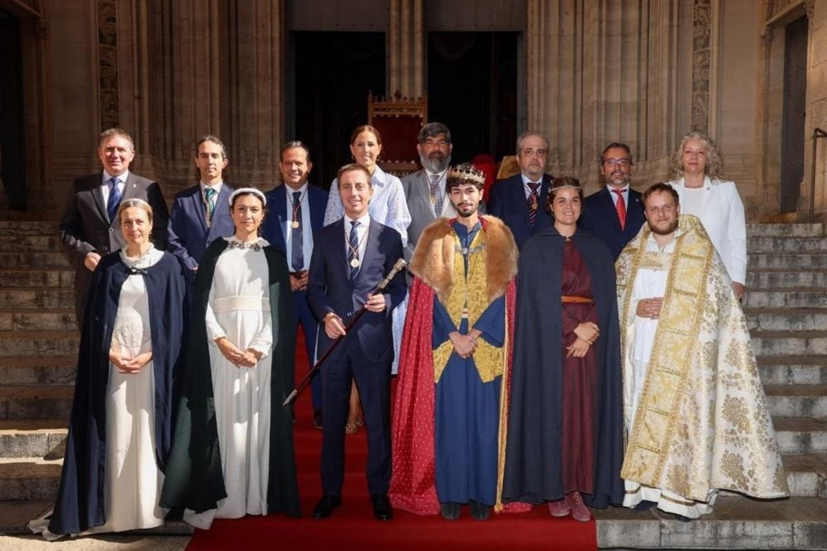 Mallorca celebra su Diada con la recreación de la coronación de Jaume II y una ofrenda florar en su sepulcro