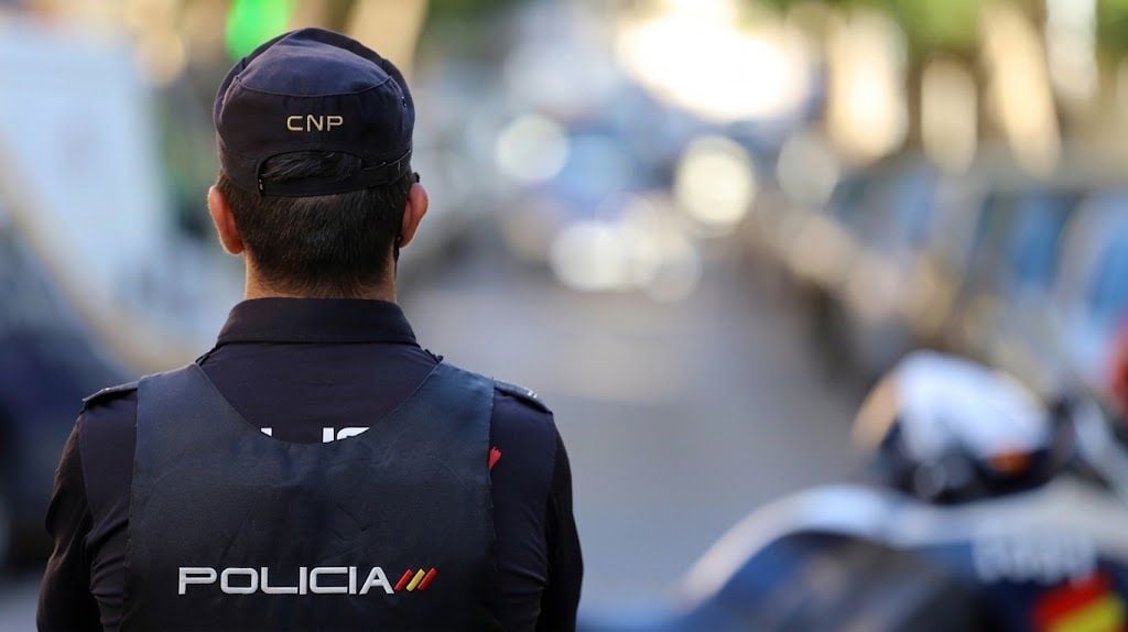 Detienen a un hombre por tocarse los genitales frente a una menor en Palma