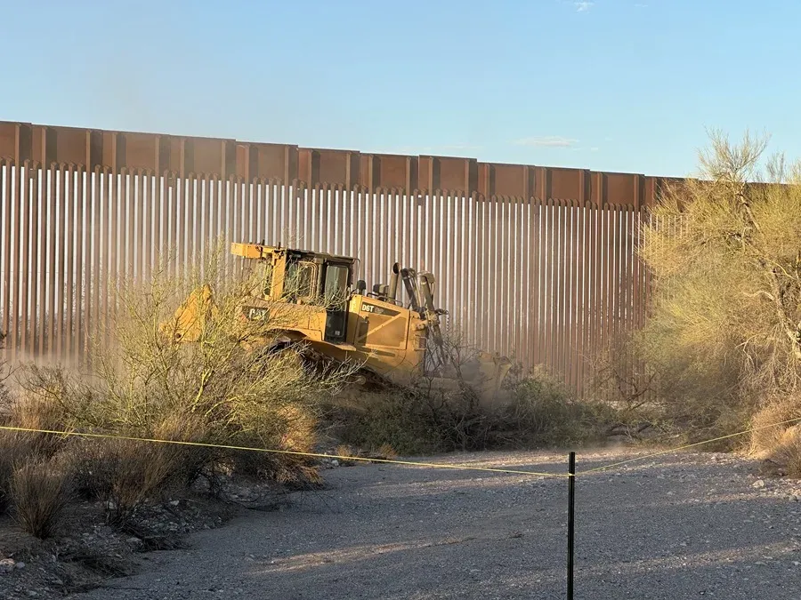 Comienza la construcción de un muro fronterizo de Trump pese a la oposición de una tribu indígena